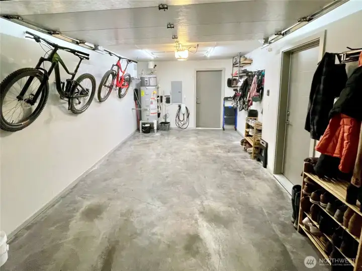 One car garage with office entry