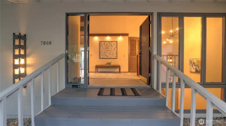 Welcome to a tri-level mid-century modern home by Leo Fisher!