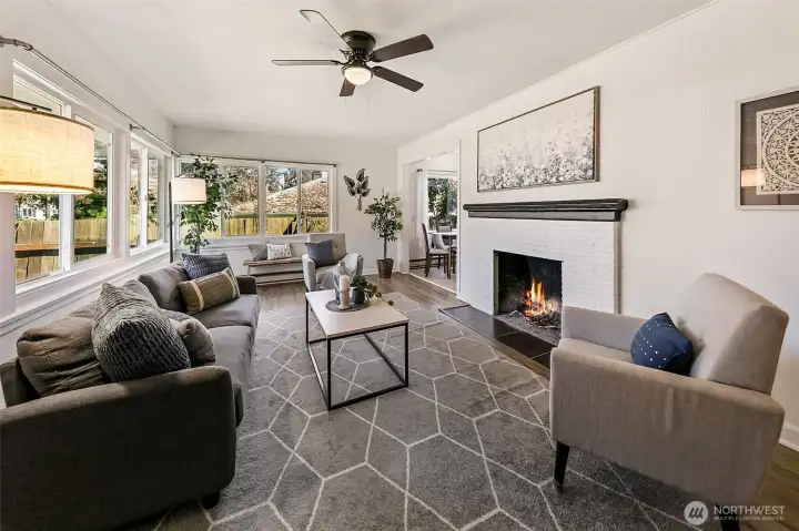 Spacious and sunny family room!