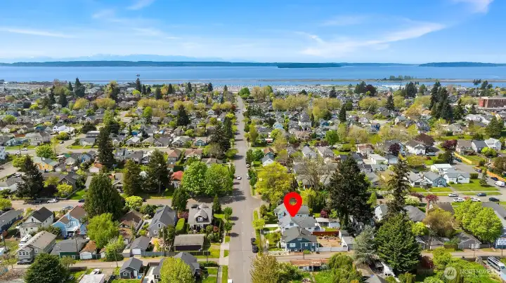 Walking Distance to the Everett Waterfront & Grand Park