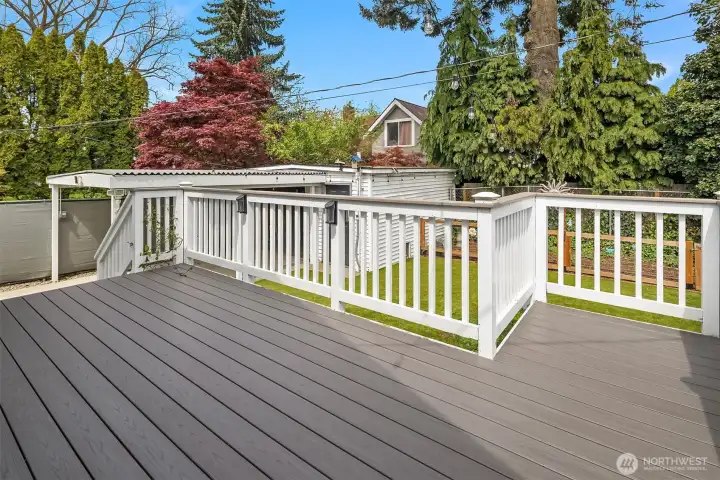 New composition deck, private and sun drenched