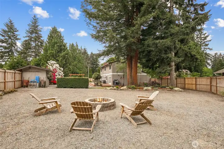 - Such a great spot to spend time with friends on a summer evening ... Don't forget the marshmallows!