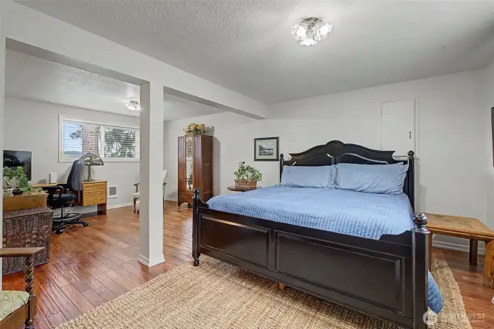 Nice sized master bedroom