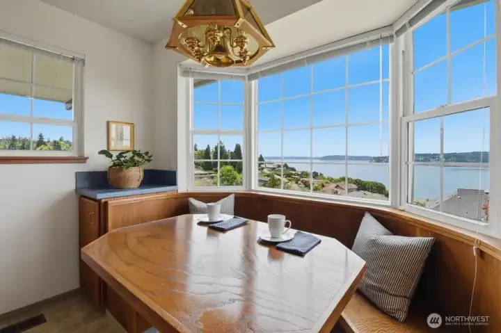 This breakfast nook is the most relaxing spot to see how the day looks
