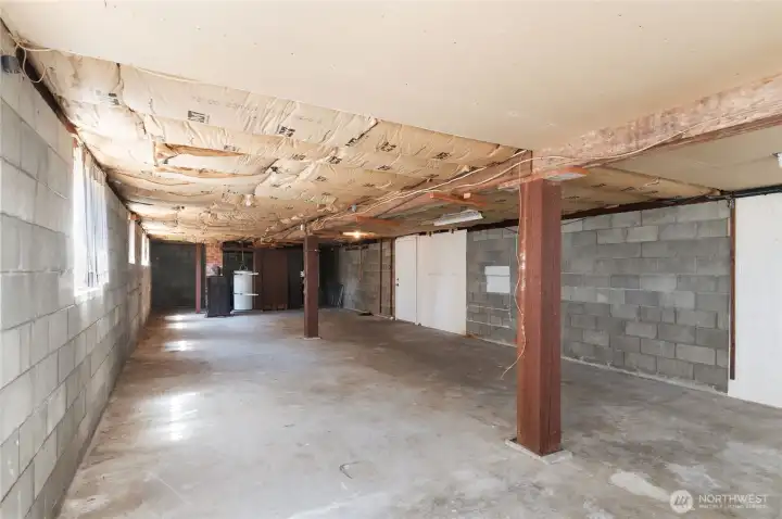 Unfinished basement is over 1000 sq ft....so many possibilities! Unfinished basement is over 1000 sq ft....so many possibilities!