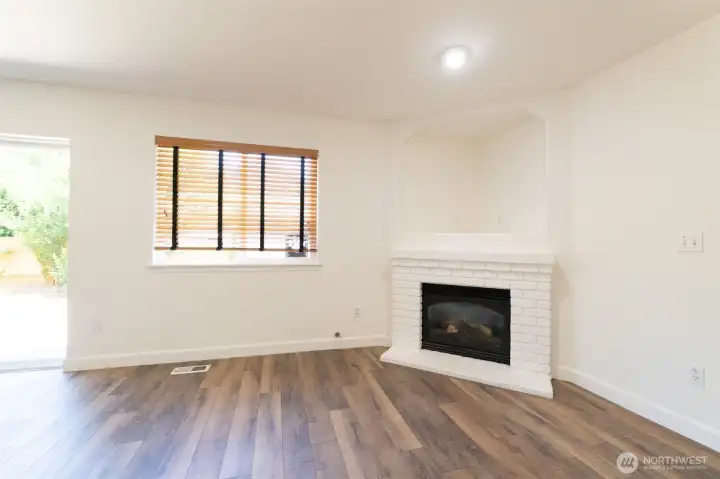 Family room with gas Fire Place Family room with gas Fire Place