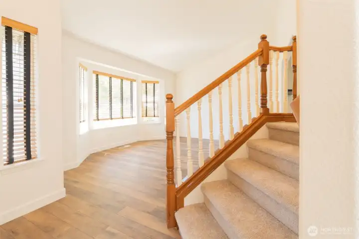 Nice floor plan with all 4 bedrooms upstairs Nice floor plan with all 4 bedrooms upstairs