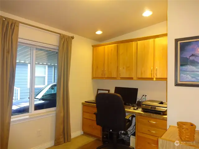 Large Den/office area with built in desk
