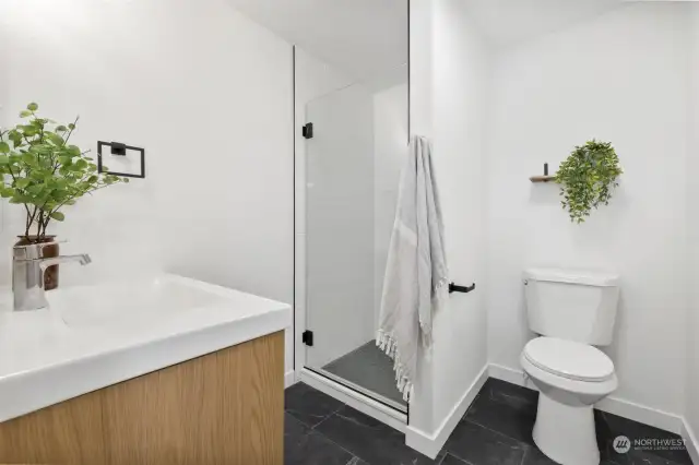 Second on-suite Bathroom