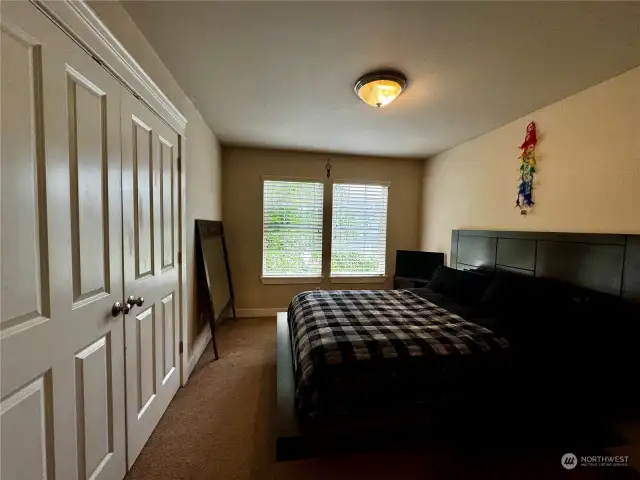 Guest bedroom 1