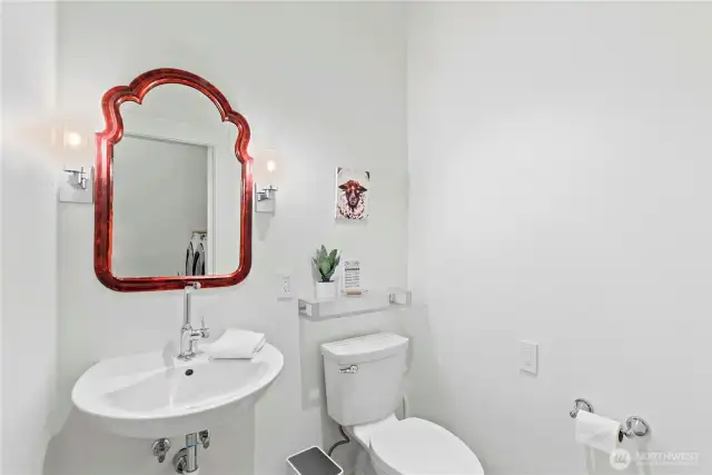 1/2 Bath off Game Room