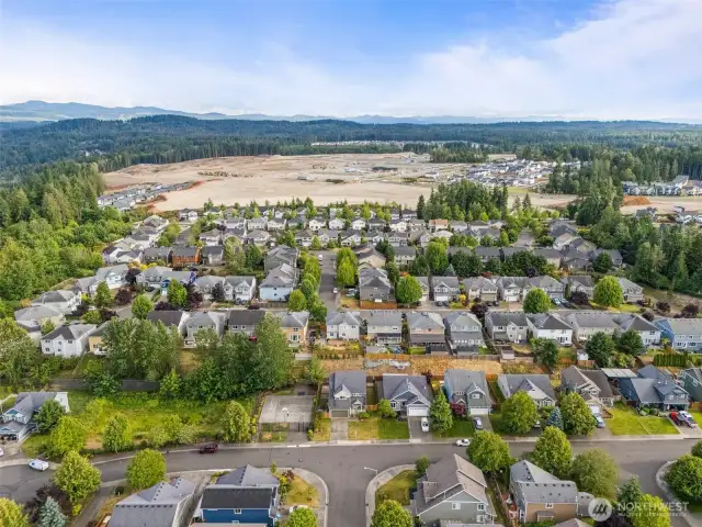 Situatated in the lovely community of Sunrise in the neighborhood of Morning View Ridge South.