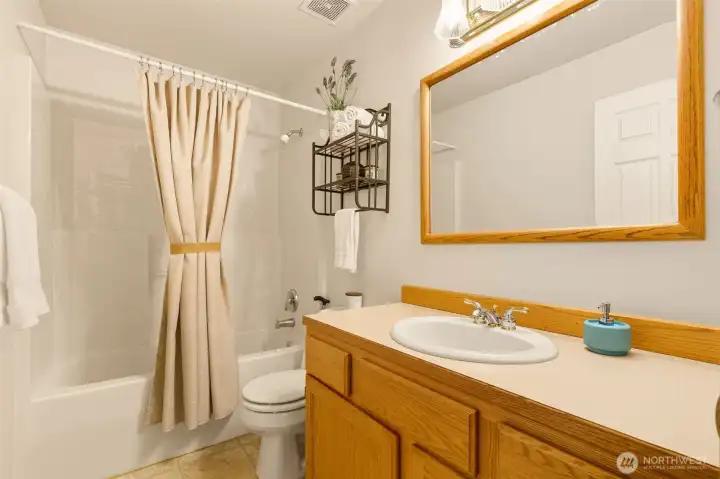 Bright & functional Full Bath.