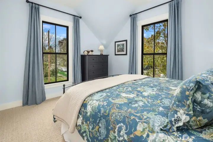 SE Bedroom