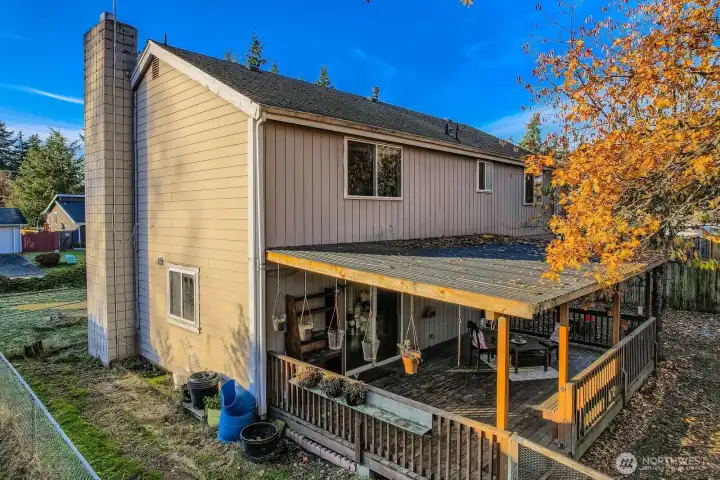 Good side yard for a dog run