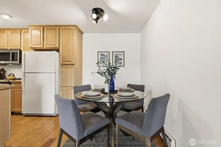 Dining nook, perfect for slow mornings