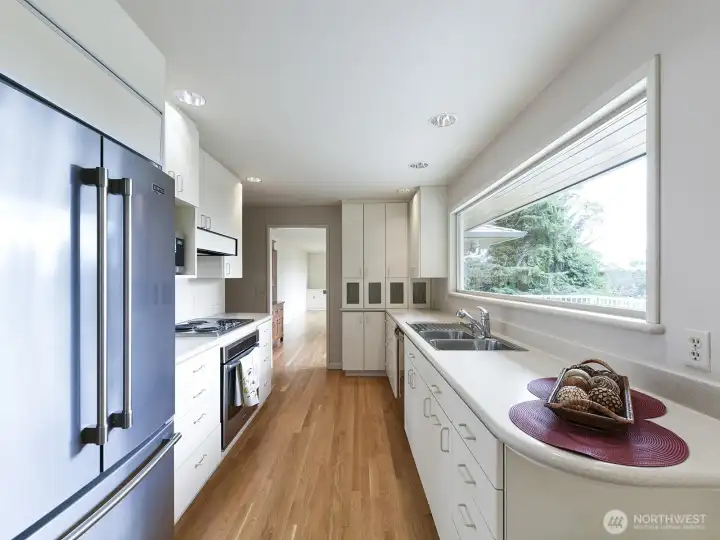 Mid-century modern at it's best!