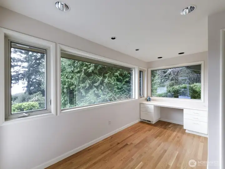 Office nook and plenty of room for a kitchen table.