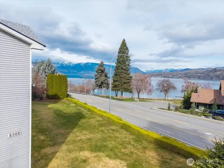 Front yard looking uplake