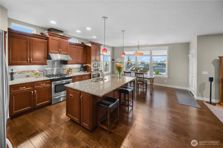 Custom maple cabinets, SS appliances