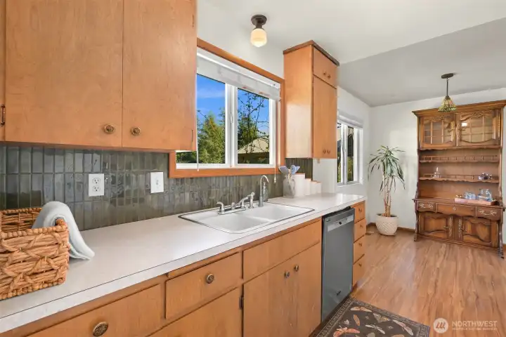 Kitchen w/ Eating Space