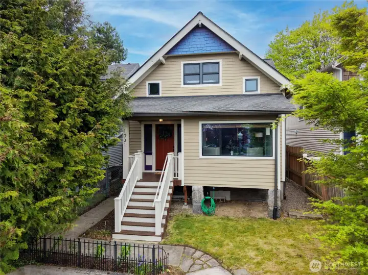 Lovely Craftsman home walking distance to the University of Puget Sound!