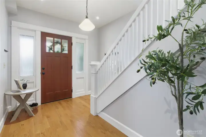 Entry hall from the opposite direction... note the lovely all wood craftsman front door!
