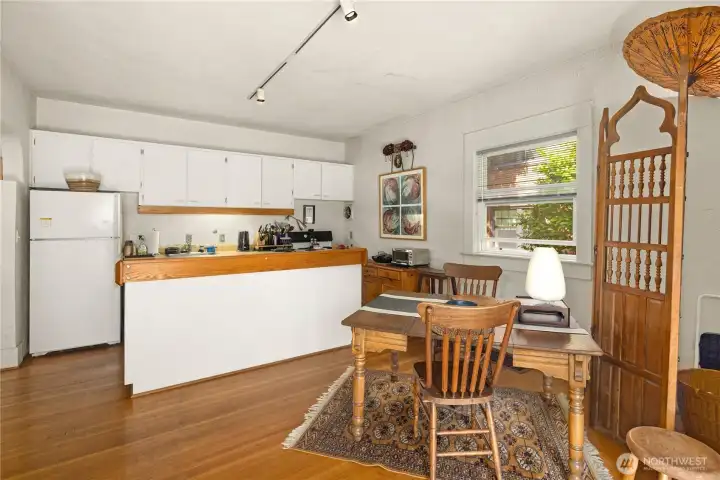 Dining room & kitchen