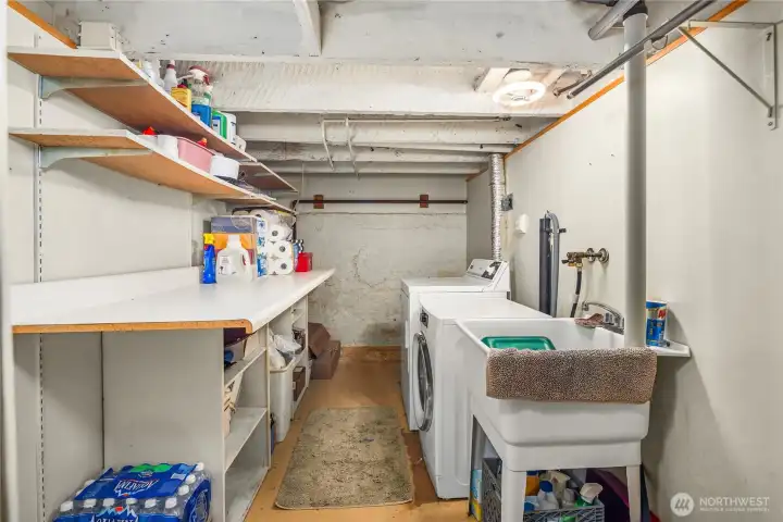 Laundry room for 111B