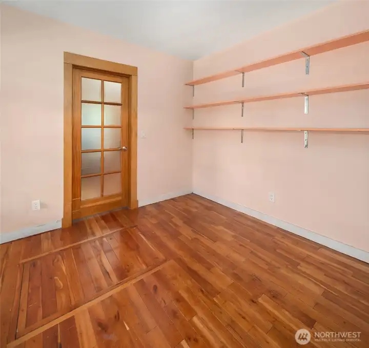 Additional room on main floor for more office/studio space. Additional room on main floor for more office/studio space.