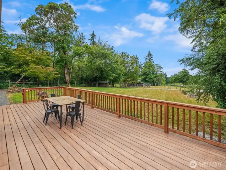 Main deck on the manufactured home is perfect for outdoor living, entertaining and enjoying live on Vashon Island. Main deck on the manufactured home is perfect for outdoor living, entertaining and enjoying live on Vashon Island.