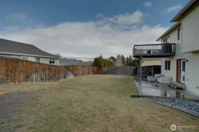 Fully Fenced Big Back Yard