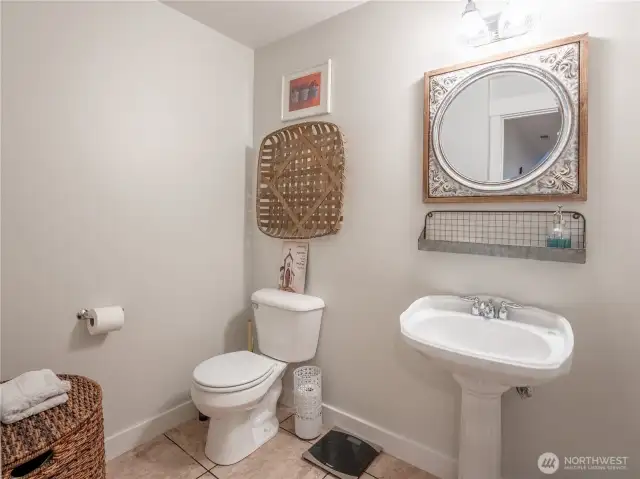 1/2 bath downstairs