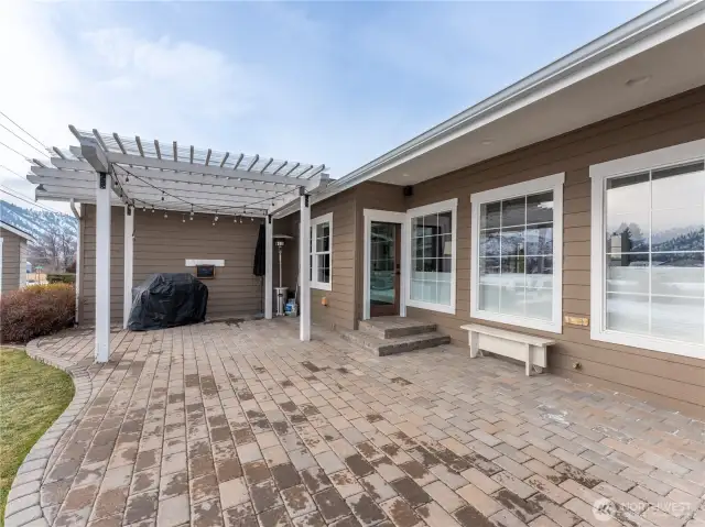 Extensive patio area perfect for bbq'ing and entertaining