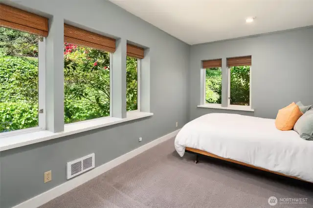Guest bedroom