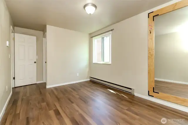Primary w/ wall mounted large mirror