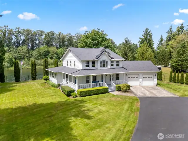 The main attraction, just steps away from the Cowlitz River in your backyard
