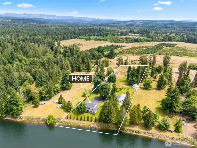 Bald Eagle's eye view of the property. You'll see plenty of those here.