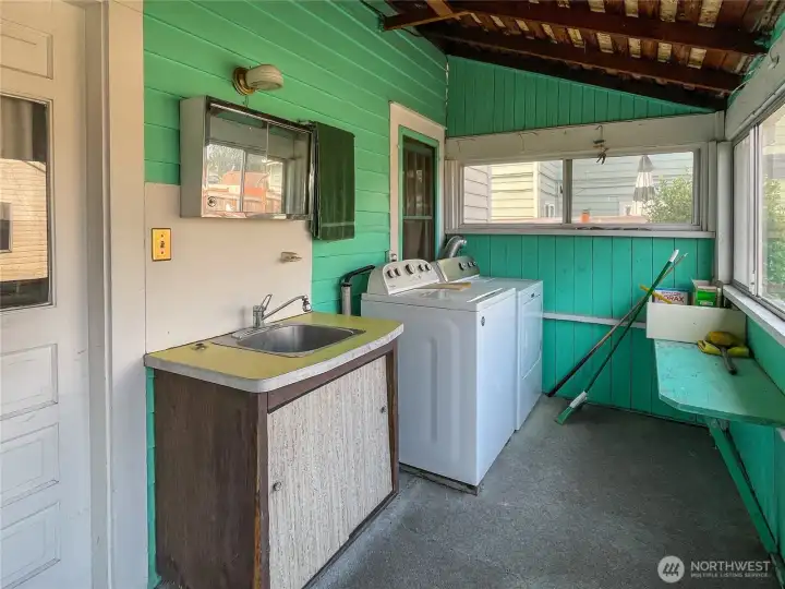 Utility room off the kitchen