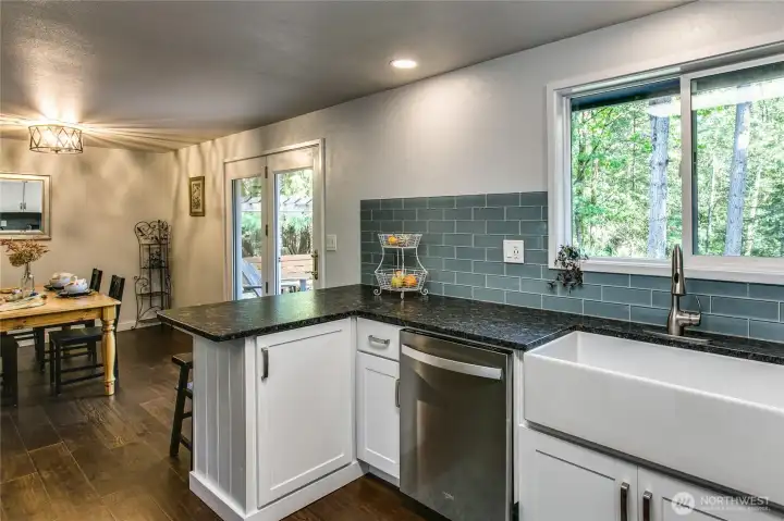 Open kitchen w/ homework bar