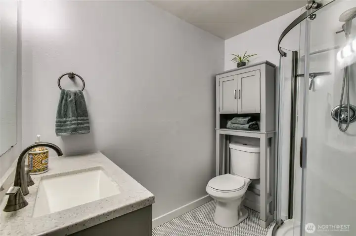 Studio bath w/ walk-in shower