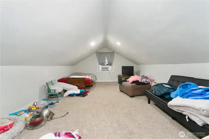Upstairs Unit Bed 3