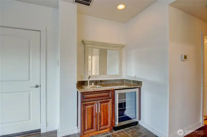 Lower floor wet bar/ lots of extra storage