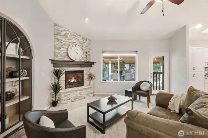 So much natural light to bring the outside in