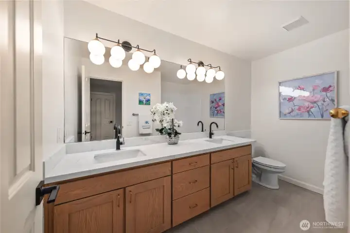 Downstair Full Bathroom