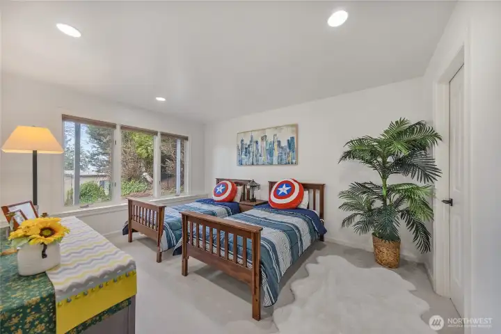 Downstair Bedroom 3 w/ Walk-In Closet