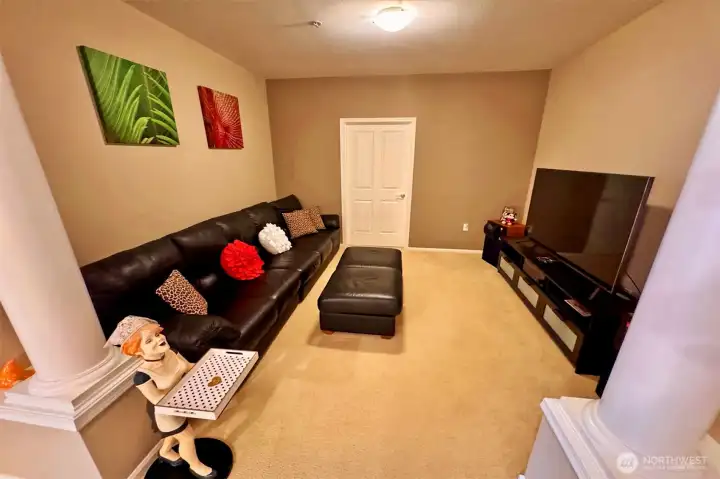 This open room with a large Walk-in closet could be multi-creative ideas ... for your guests as 2nd room, a game room or TV room for entertaining to relax after work!