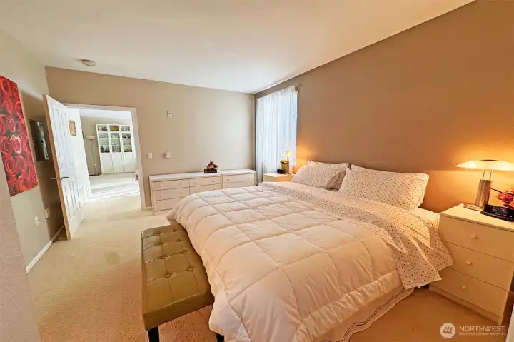 Spacious Primary room, high ceiling throughout!