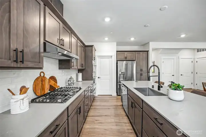 Cafe" Appliances and walk in Pantry