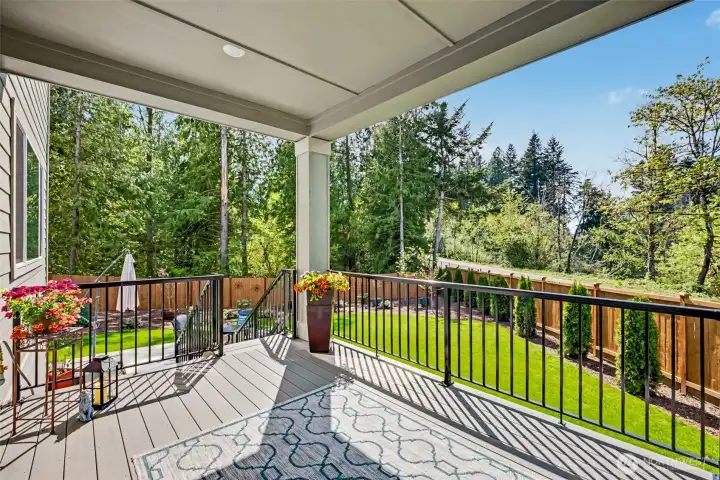 Large covered Deck for year round outdoor space